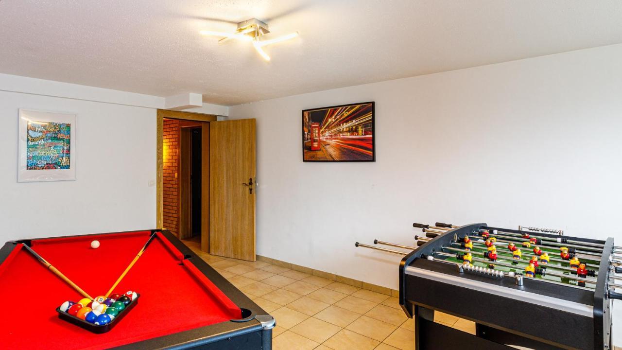 Luxueuse Et Spacieuse Villa Avec Sauna Et Piscine มัลเมอดี ภายนอก รูปภาพ