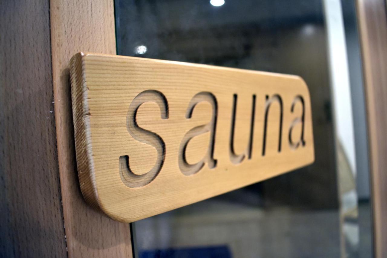 Luxueuse Et Spacieuse Villa Avec Sauna Et Piscine มัลเมอดี ภายนอก รูปภาพ