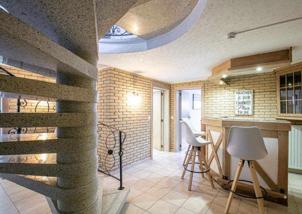 Luxueuse Et Spacieuse Villa Avec Sauna Et Piscine มัลเมอดี ภายนอก รูปภาพ