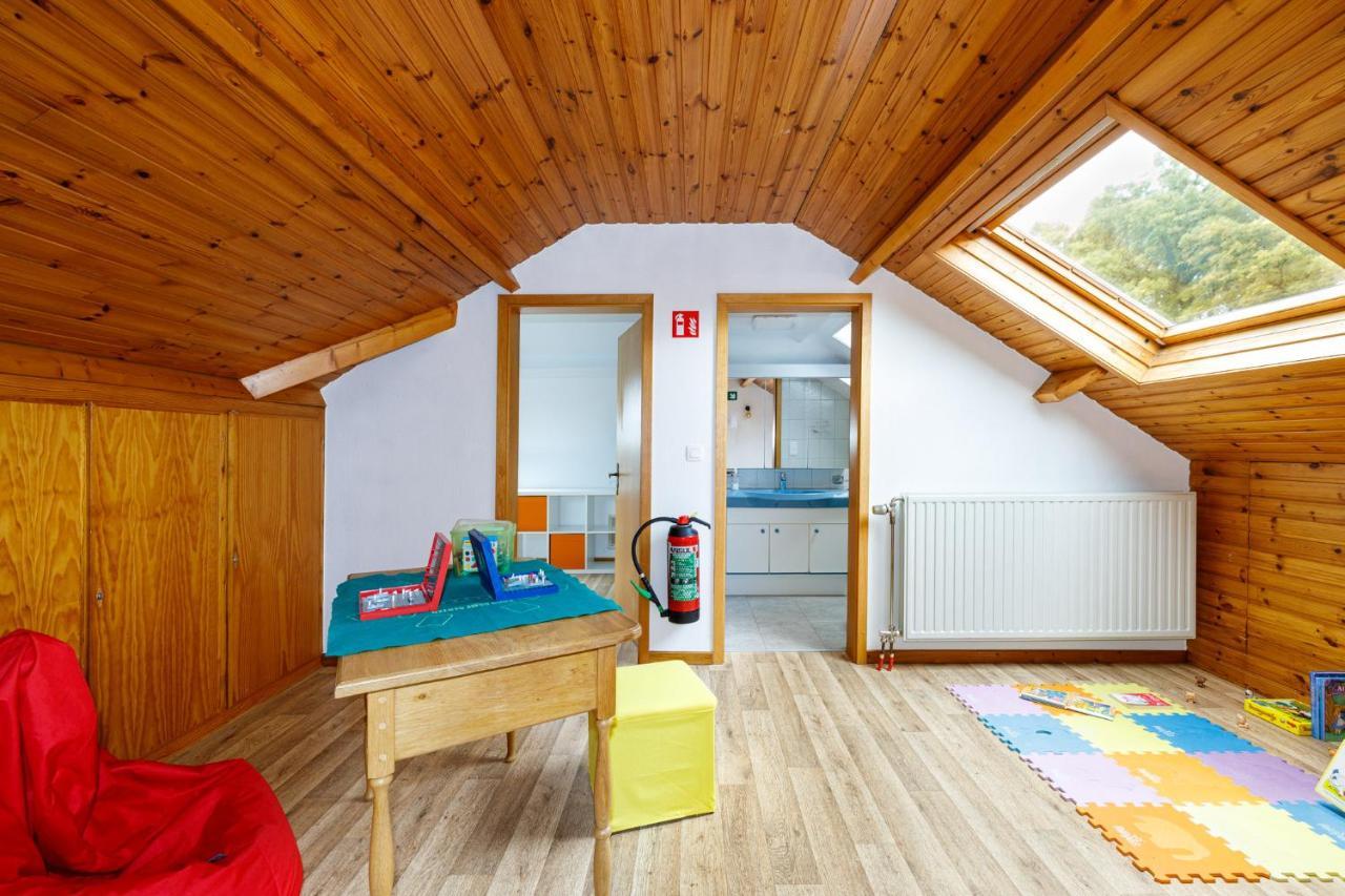 Luxueuse Et Spacieuse Villa Avec Sauna Et Piscine มัลเมอดี ภายนอก รูปภาพ