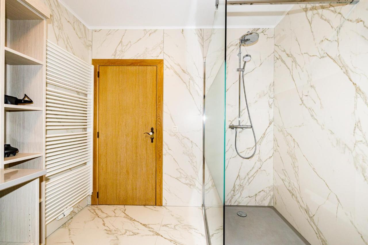 Luxueuse Et Spacieuse Villa Avec Sauna Et Piscine มัลเมอดี ภายนอก รูปภาพ